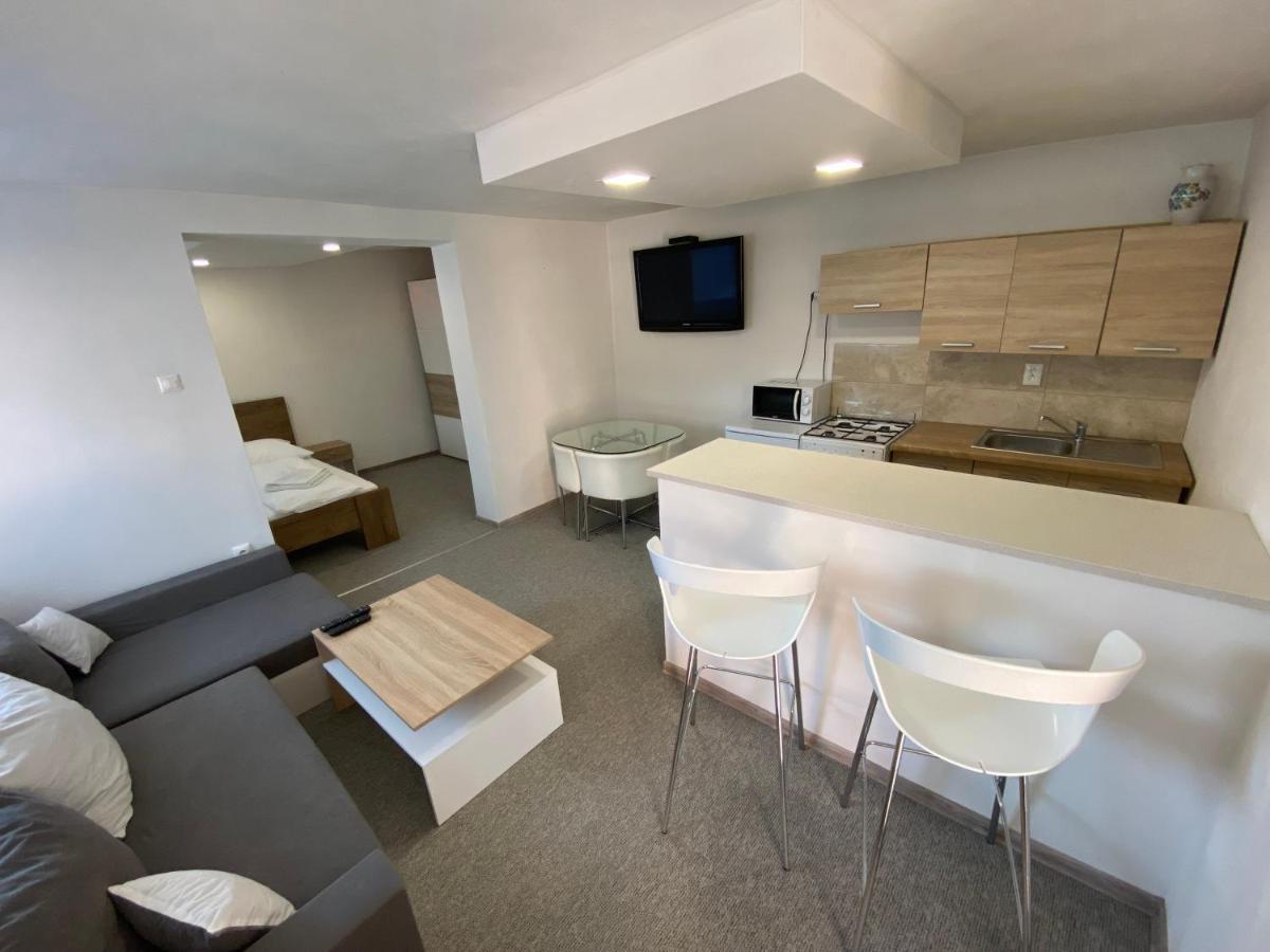 Ard Apartments - Levice Exterior photo