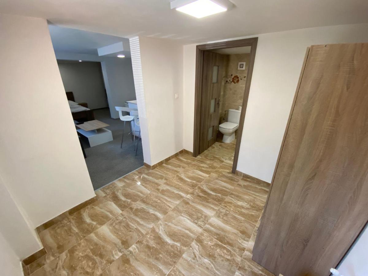 Ard Apartments - Levice Exterior photo
