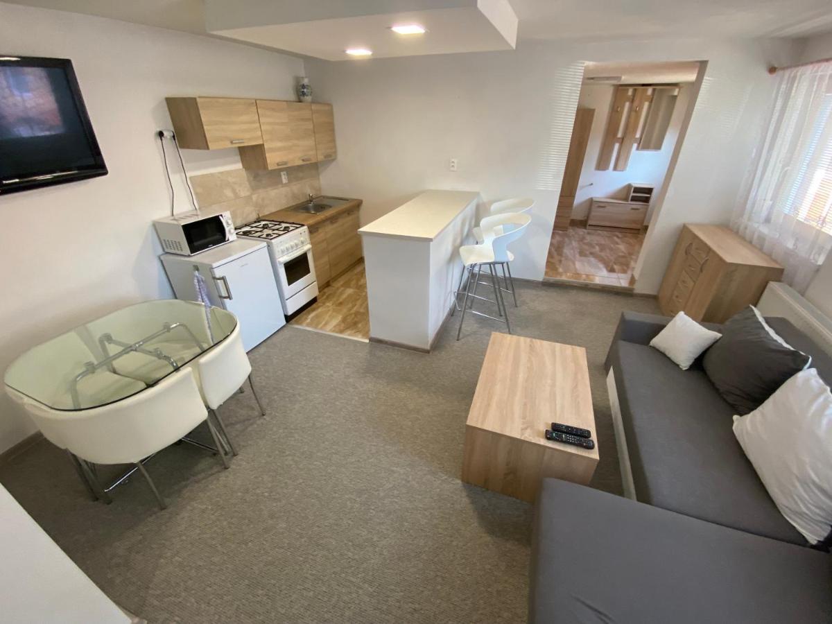 Ard Apartments - Levice Exterior photo
