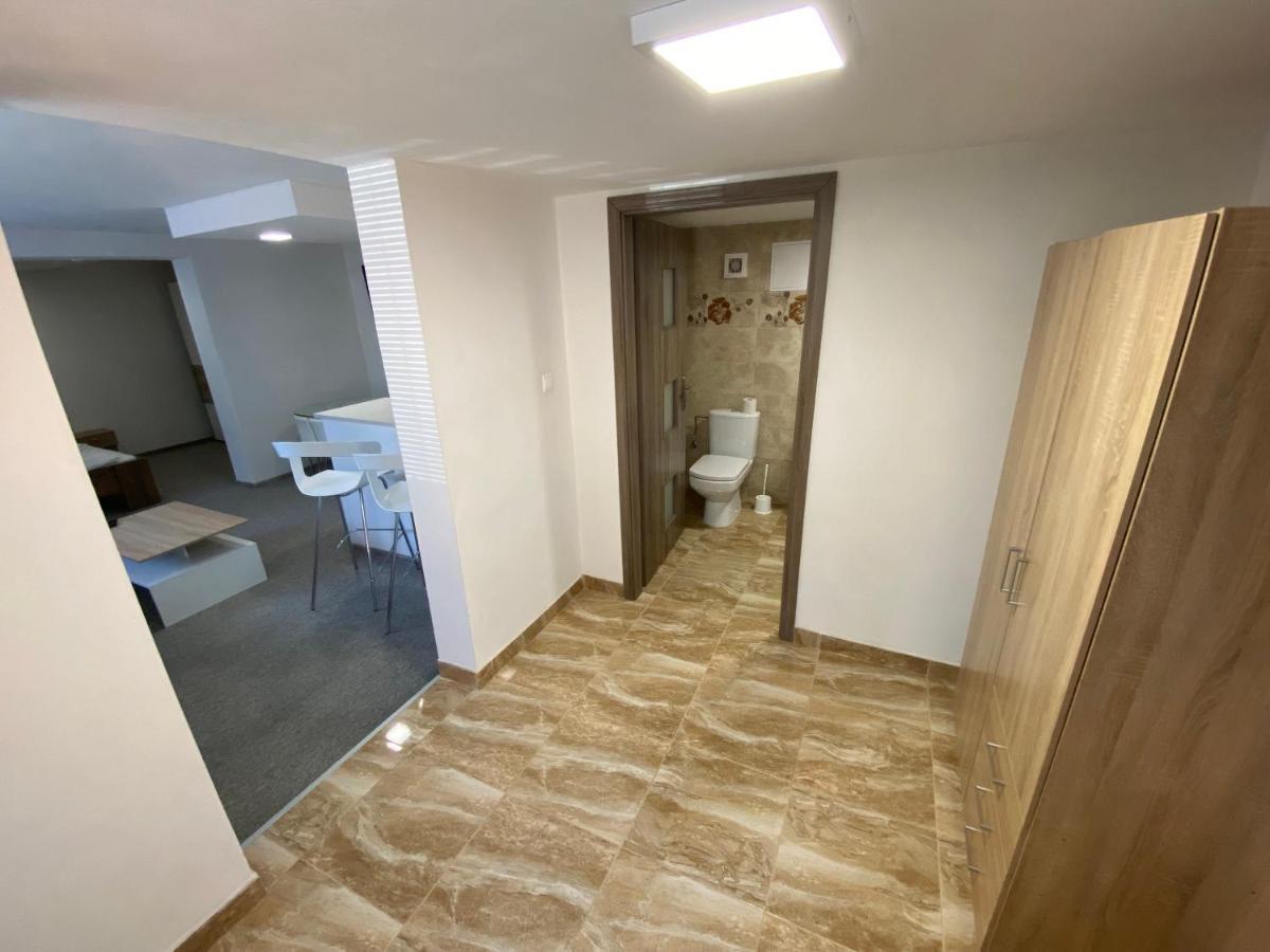 Ard Apartments - Levice Exterior photo